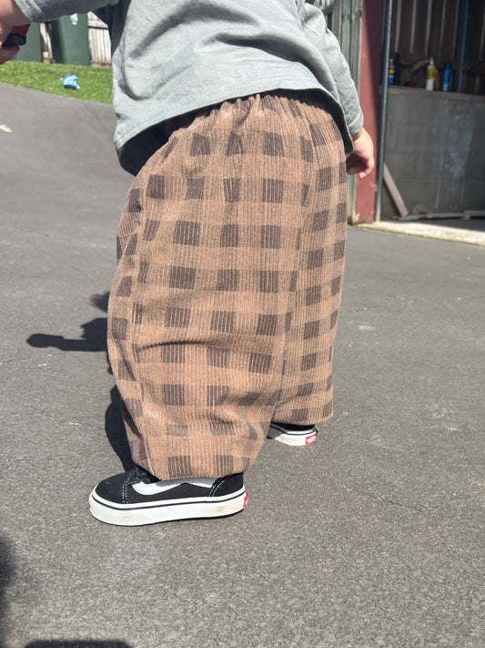 The Woven Check Pants
